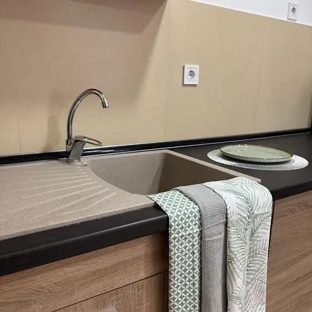 Lambros Apartament *