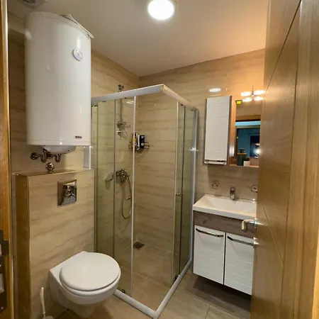 Apartament Lambros *