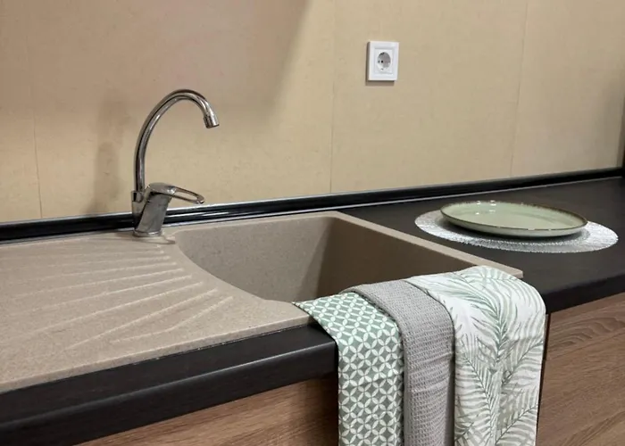 Lambros アパート *