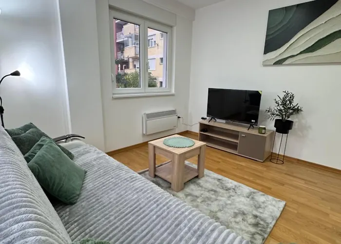 Lambros アパート